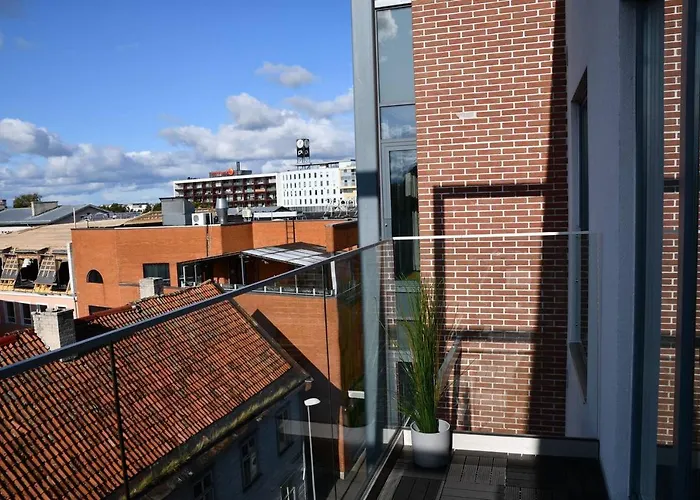 Bright Penthouse With Magical View To The Old Town Apartman *